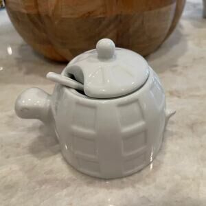 Boston warehouse trading co. Turtle jam jar white ceramic